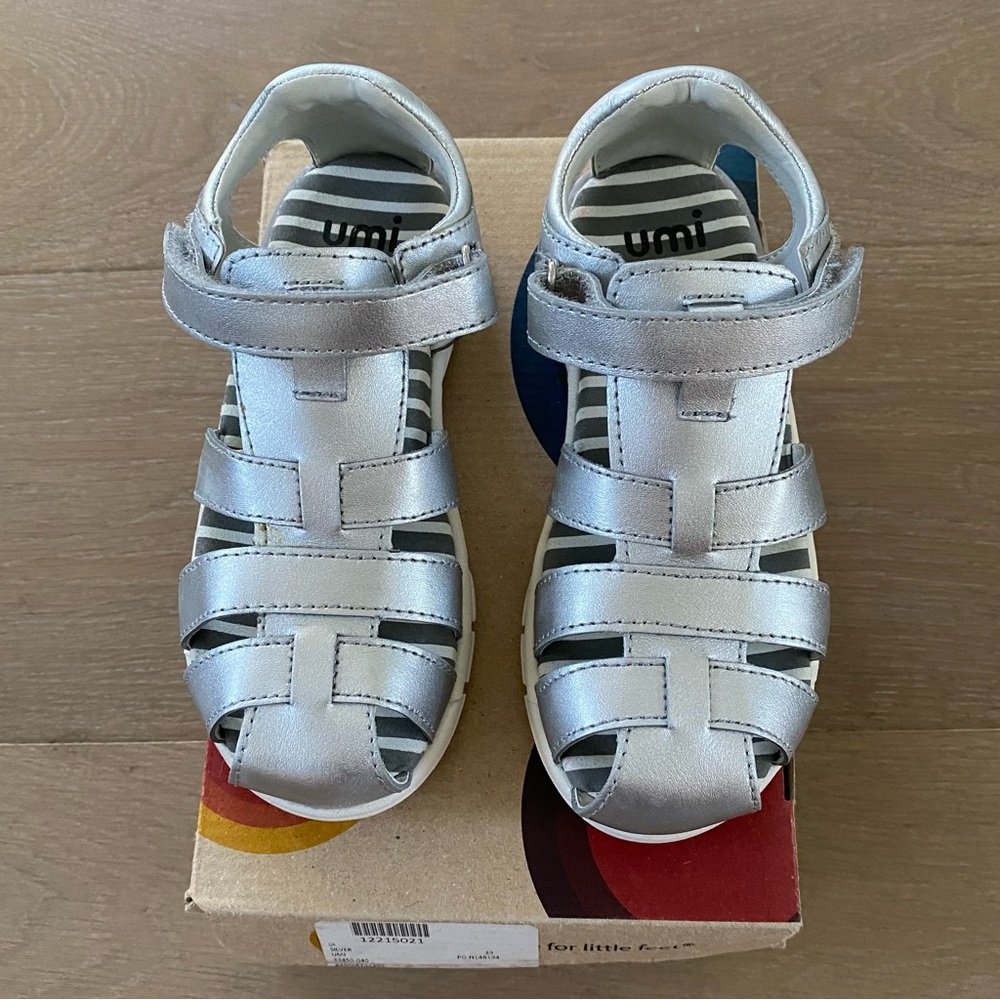 NEW Umi Lia silver fisherman sandals